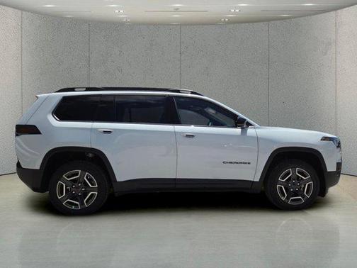 Bright White Clearcoat 2026 Jeep Cherokee Limited