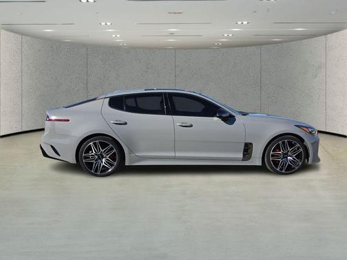 2022 Kia Stinger GT2