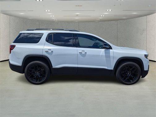 2023 GMC Acadia AWD AT4
