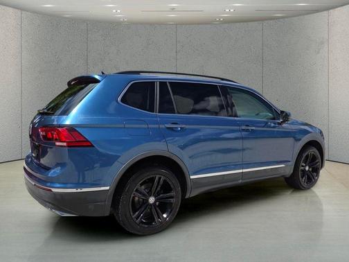 Blue Metallic 2020 Volkswagen Tiguan 2.0T SE