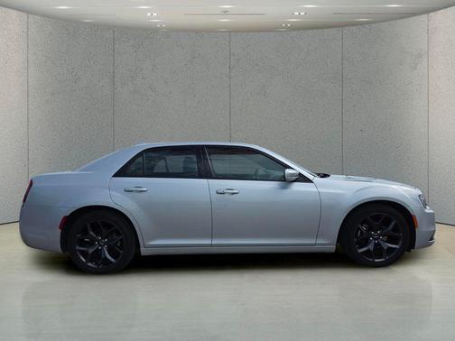 Silver Mist Clearcoat 2023 Chrysler 300 S