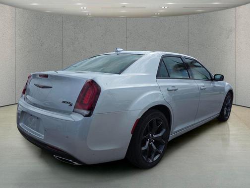 Silver Mist Clearcoat 2023 Chrysler 300 S
