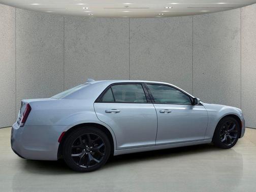 Silver Mist Clearcoat 2023 Chrysler 300 S