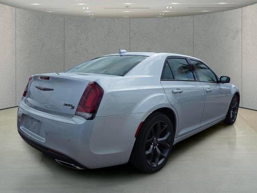 Silver Mist Clearcoat 2023 Chrysler 300 S