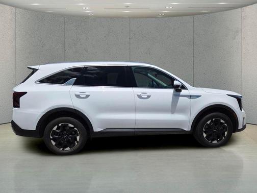 Glacial White Pearl 2024 Kia Sorento S