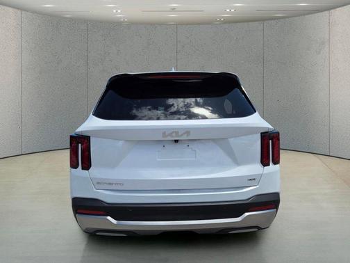 Glacial White Pearl 2024 Kia Sorento S
