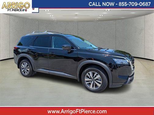 2023 Nissan Pathfinder SL 4WD