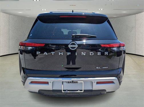 2023 Nissan Pathfinder SL 4WD