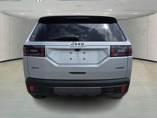 Silver Zynith Clearcoat 2026 Jeep Cherokee Laredo 4x4