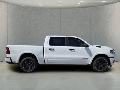 Bright White Clearcoat 2026 RAM 1500 Big Horn/Lone Star