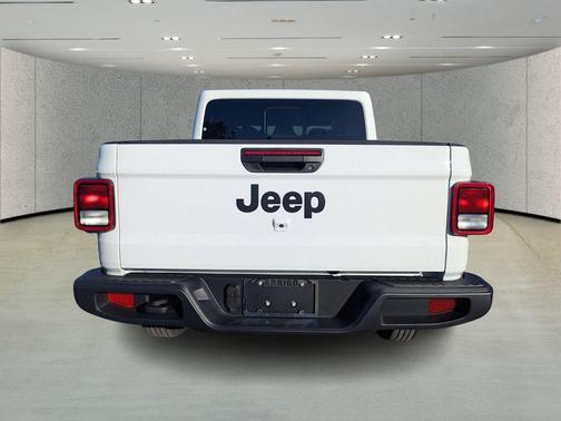Bright White Clearcoat 2026 Jeep Gladiator Sport S