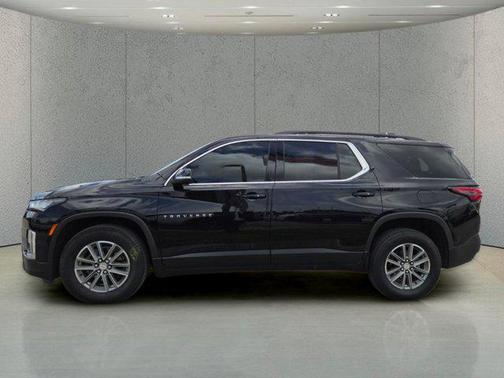 Mosaic Black Metallic 2023 Chevrolet Traverse LT Cloth