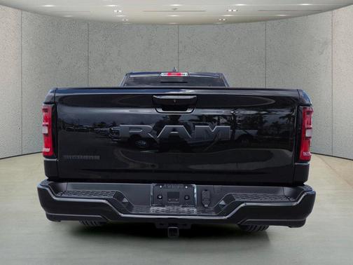 Diamond Black Crystal Pearlcoat 2026 RAM 1500 Big Horn/Lone Star