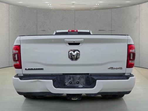 Bright White Clearcoat 2024 RAM 3500 Laramie Crew Cab 4x4 8' Box