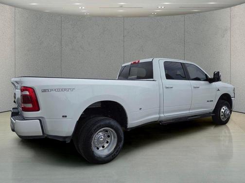 Bright White Clearcoat 2024 RAM 3500 Laramie Crew Cab 4x4 8' Box