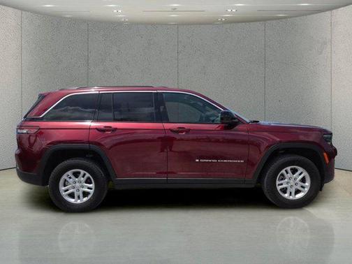 Velvet Red Pearlcoat 2024 Jeep Grand Cherokee Laredo