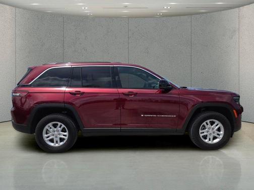 Velvet Red Pearlcoat 2024 Jeep Grand Cherokee Laredo