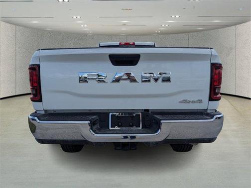 2025 RAM 2500 Tradesman Crew Cab 4x4 8' Box