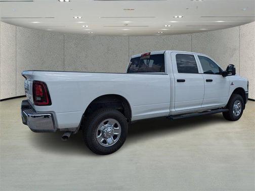 2025 RAM 2500 Tradesman Crew Cab 4x4 8' Box