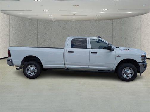 2025 RAM 2500 Tradesman Crew Cab 4x4 8' Box