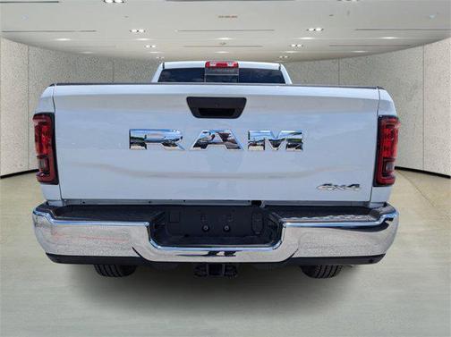 2025 RAM 2500 Tradesman Crew Cab 4x4 6'4' Box