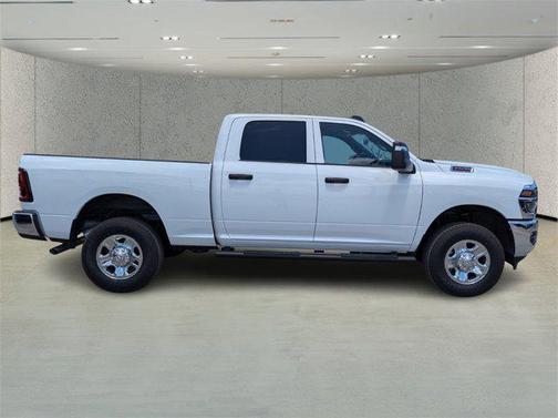 2025 RAM 2500 Tradesman Crew Cab 4x4 6'4' Box