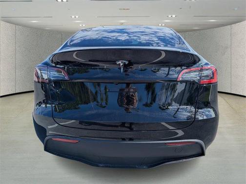 2024 Tesla Model Y Long Range Dual Motor All-Wheel Drive
