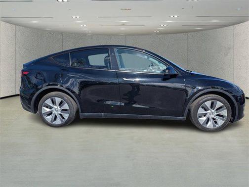 2024 Tesla Model Y Long Range Dual Motor All-Wheel Drive