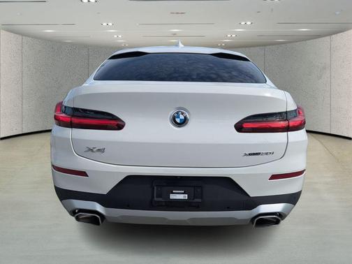 2023 BMW X4 xDrive30i