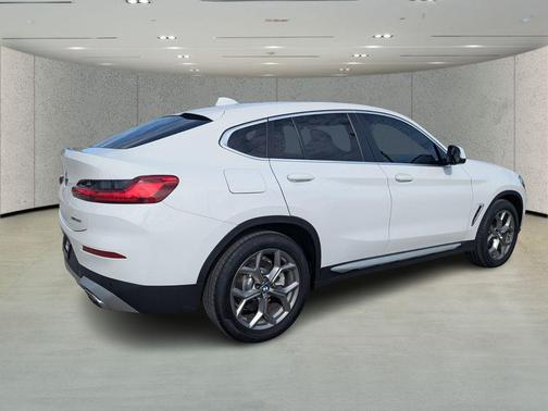 2023 BMW X4 xDrive30i