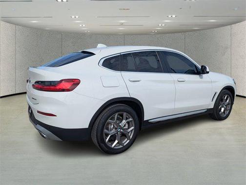 2023 BMW X4 xDrive30i