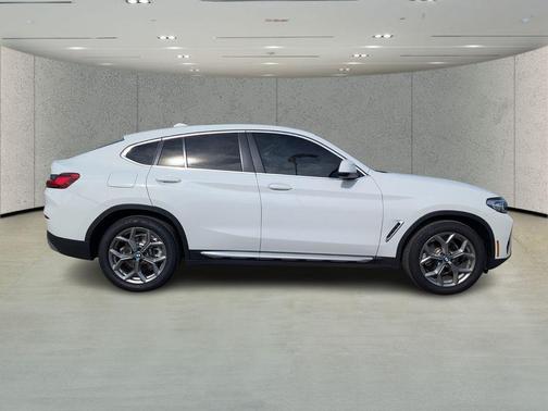2023 BMW X4 xDrive30i