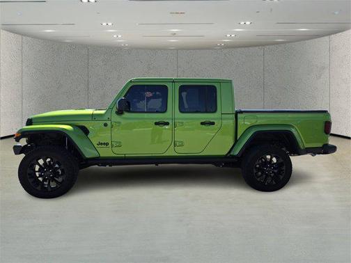 2025 Jeep Gladiator Nighthawk