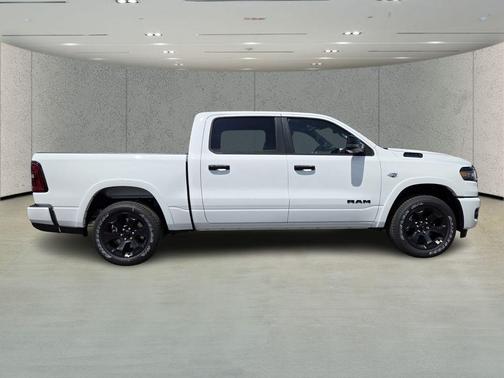 Bright White Clearcoat 2026 RAM 1500 Big Horn/Lone Star