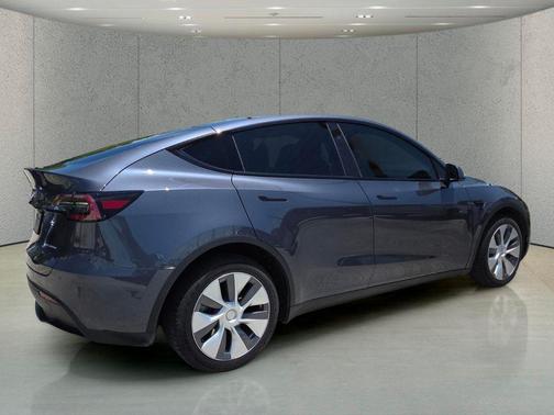 Midnight Silver Metallic 2023 Tesla Model Y Long Range Dual Motor All-Wheel Drive