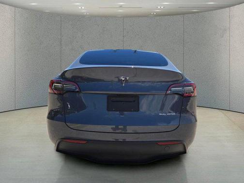 Midnight Silver Metallic 2023 Tesla Model Y Long Range Dual Motor All-Wheel Drive