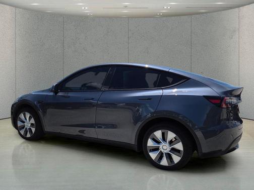 Midnight Silver Metallic 2023 Tesla Model Y Long Range Dual Motor All-Wheel Drive