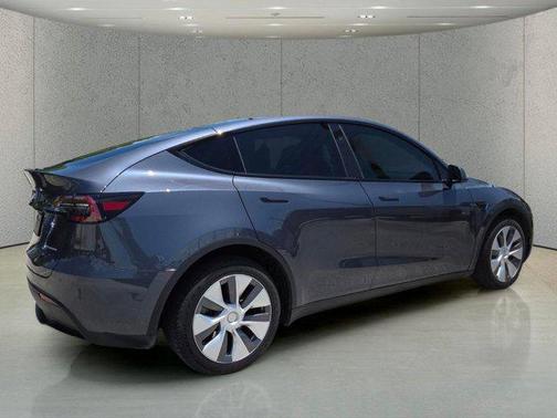 Midnight Silver Metallic 2023 Tesla Model Y Long Range Dual Motor All-Wheel Drive