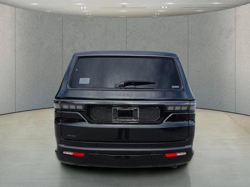 High Gloss Black 2026 Jeep Grand Wagoneer L Summit Reserve 4x4