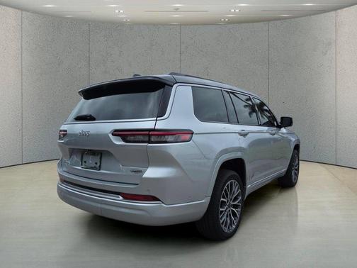 Silver Zynith 2026 Jeep Grand Cherokee L Summit