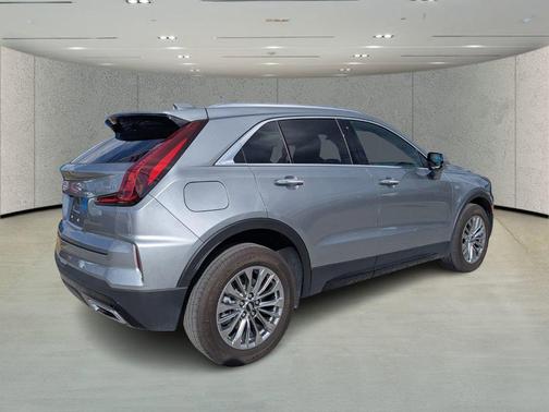 Argent Silver Metallic 2024 Cadillac XT4 Premium Luxury