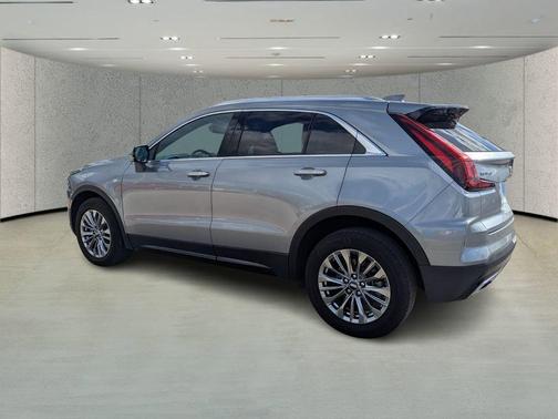 Argent Silver Metallic 2024 Cadillac XT4 Premium Luxury