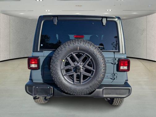 Anvil Clearcoat 2026 Jeep Wrangler Sport S