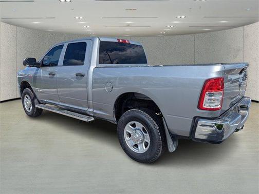 2021 RAM 2500 Tradesman Crew Cab 4x4 6'4' Box
