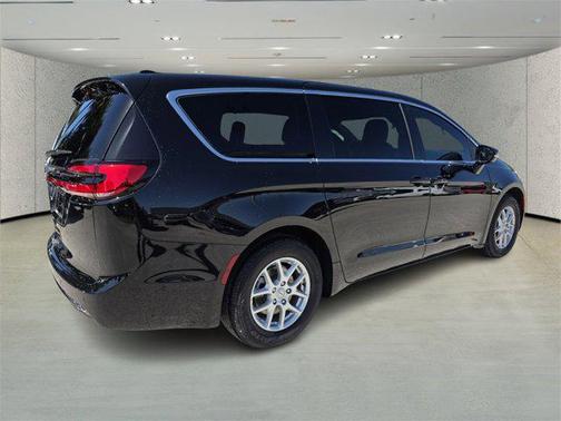 2025 Chrysler Pacifica L