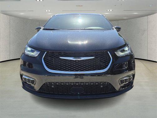 2025 Chrysler Pacifica L