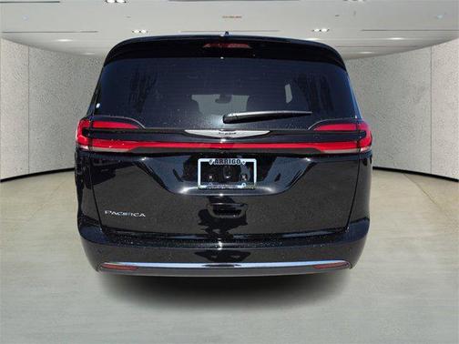2025 Chrysler Pacifica L