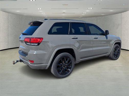 2022 Jeep Grand Cherokee Laredo