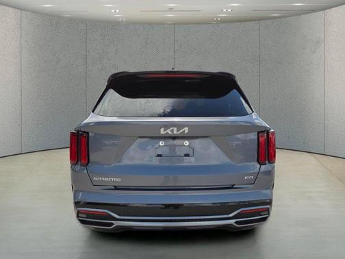 Everlasting Silver 2023 Kia Sorento SX