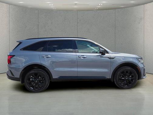 Everlasting Silver 2023 Kia Sorento SX